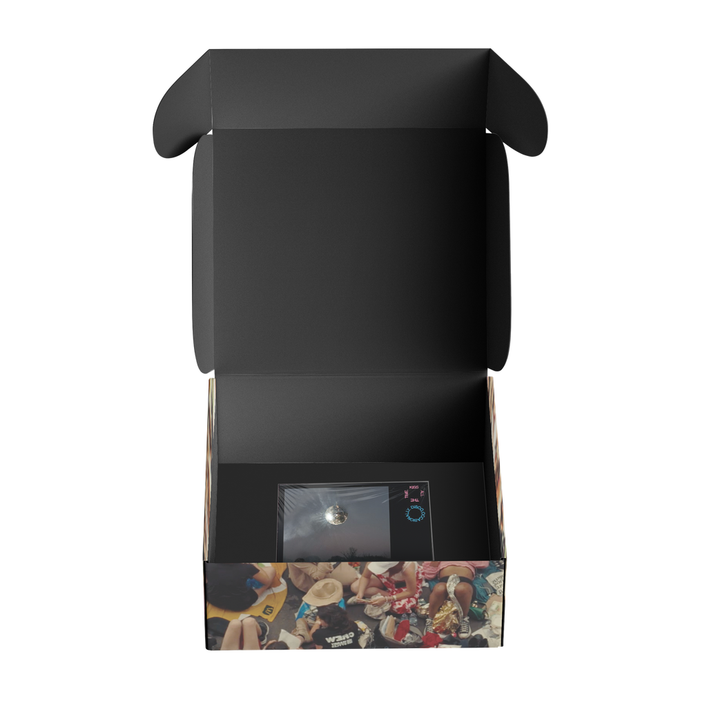 KISS ALL THE TIME. DISCO, OCCASIONALLY. –  LIMITED EDITION CAMERA + CD BOX SET